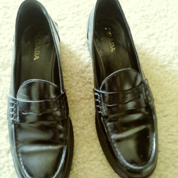 Prada shoes - Picture 1 of 2